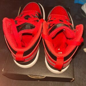 Jordan 1 mid sneakers